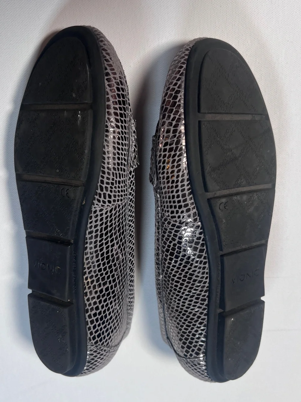 VIONIC Orthaheel Chill Larrun Leather Snake Embossed Loafer Gunmetal 6.5